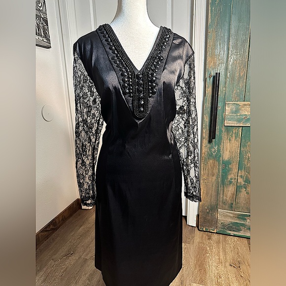 connected apparel Dresses & Skirts - Black Modal Satin
Bead V Neck tunic dress lace sleeves woman size 16